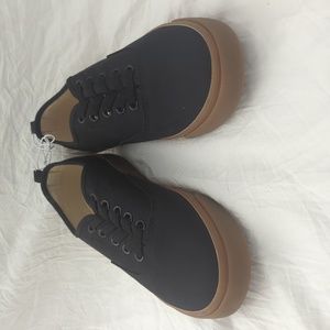 Old Navy youth sneaker